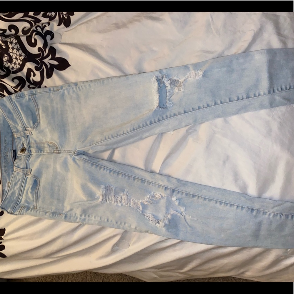 Light wash American Eagle jeans .